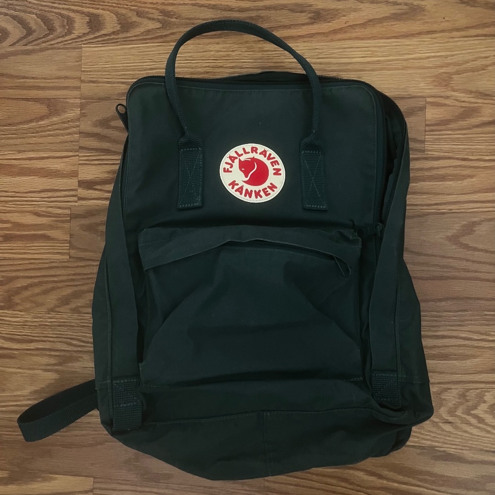 FJALLRAVEN KANKEN Dark Green Backpack